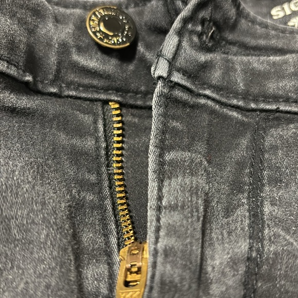 Levi Modern Skinny Black Jeans - Picture 9 of 9